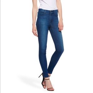 Mott & Bow High-Rise Skinny Jean